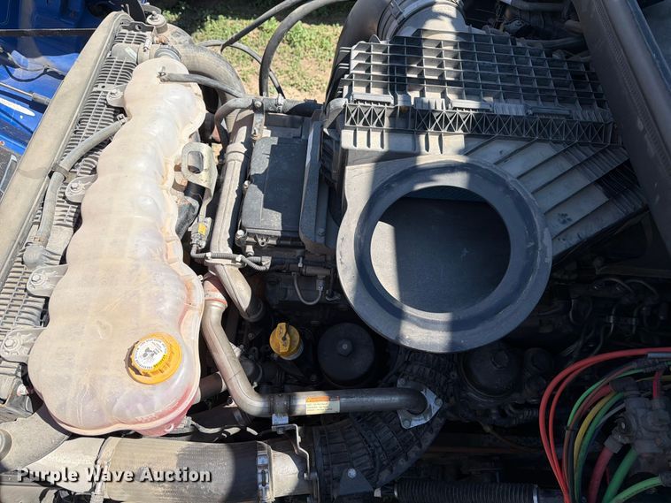 image for item ED5287 2019 Freightliner Cascadia semi truck