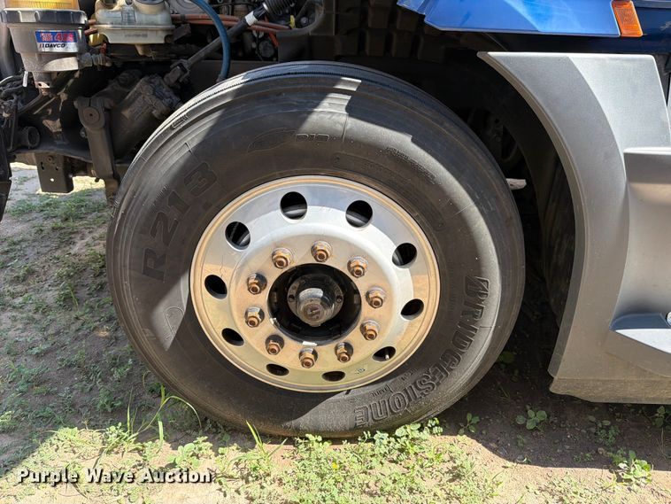 image for item ED5287 2019 Freightliner Cascadia semi truck