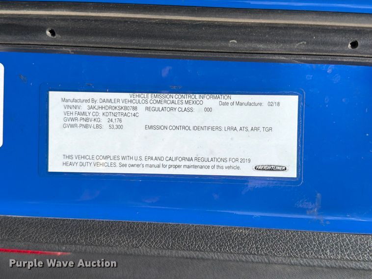 image for item ED5287 2019 Freightliner Cascadia semi truck