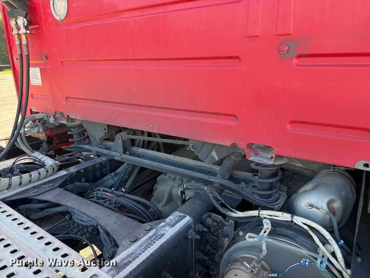 image for item ED5317 2019 Volvo VNR semi truck