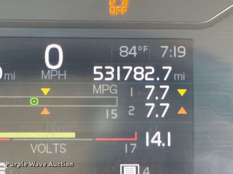 image for item ED5317 2019 Volvo VNR semi truck