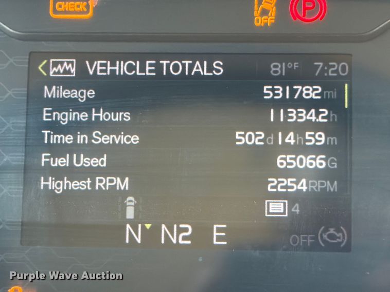 image for item ED5317 2019 Volvo VNR semi truck