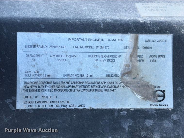 image for item ED5317 2019 Volvo VNR semi truck