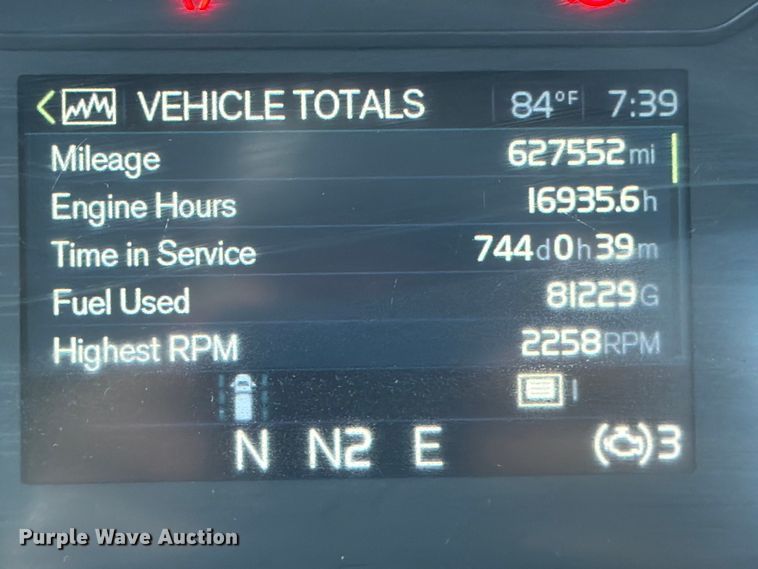 image for item ED5318 2019 Volvo VNR semi truck