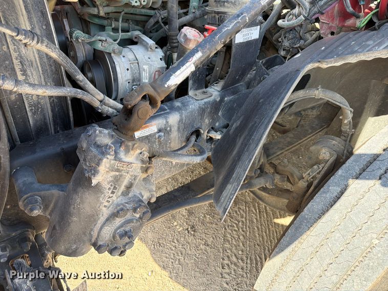 image for item ED5319 2019 Volvo VNR semi truck