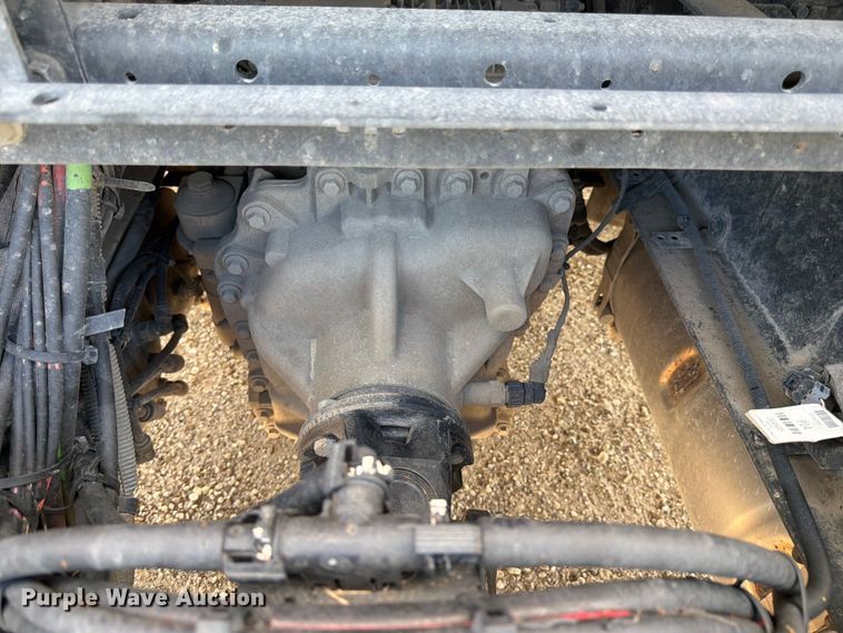 image for item ED5320 2019 Volvo VNR semi truck