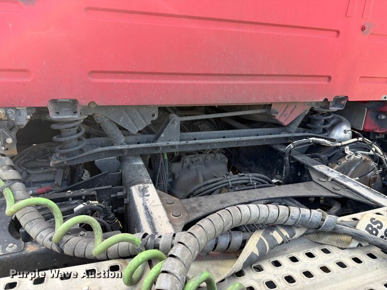 image for item ED5320 2019 Volvo VNR semi truck