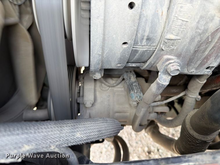 image for item ED5320 2019 Volvo VNR semi truck