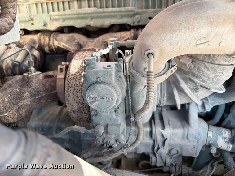 image for item ED5320 2019 Volvo VNR semi truck
