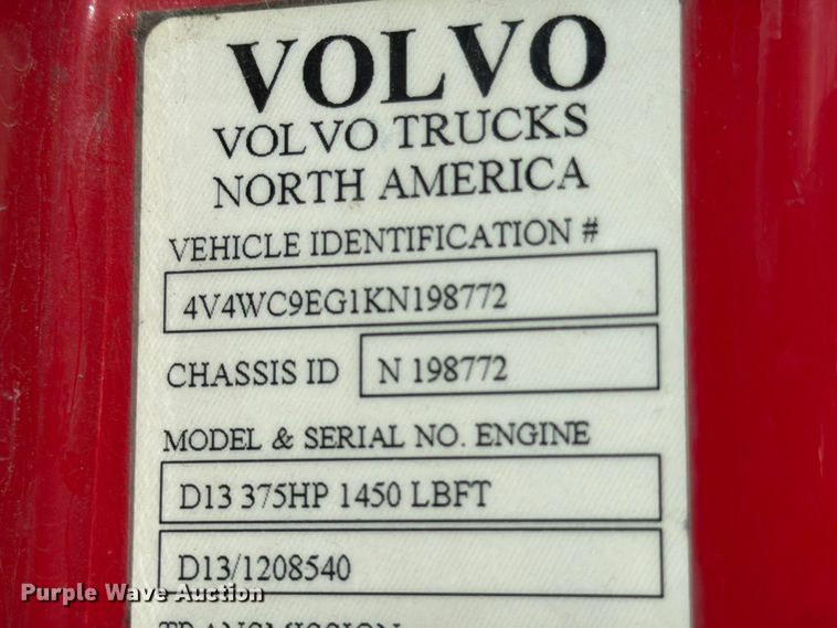 image for item ED5320 2019 Volvo VNR semi truck