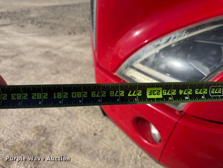 image for item ED5321 2020 Volvo VNR semi truck