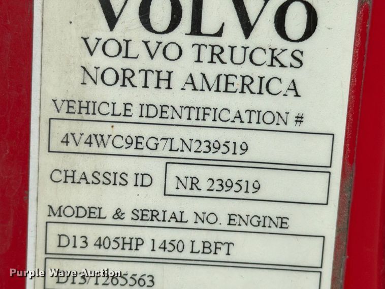 image for item ED5321 2020 Volvo VNR semi truck