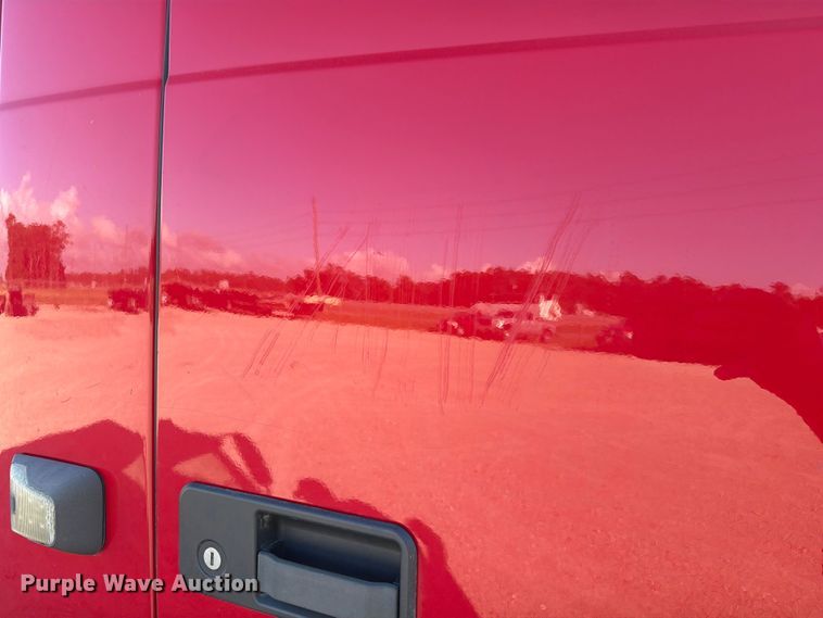 image for item ED5322 2019 Volvo VNR semi truck