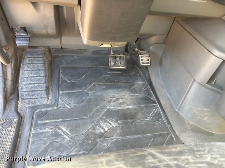 image for item ED5322 2019 Volvo VNR semi truck