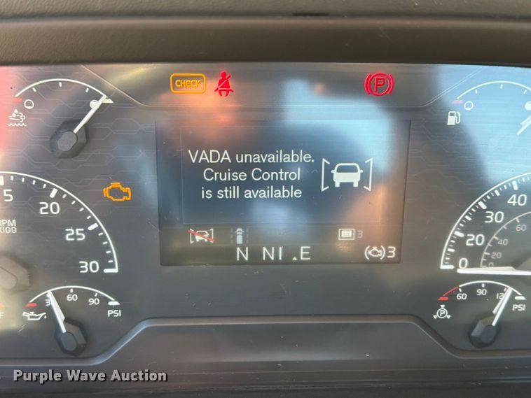 image for item ED5322 2019 Volvo VNR semi truck