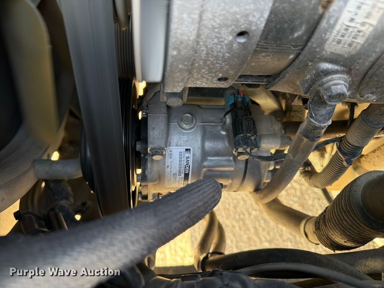 image for item ED5322 2019 Volvo VNR semi truck