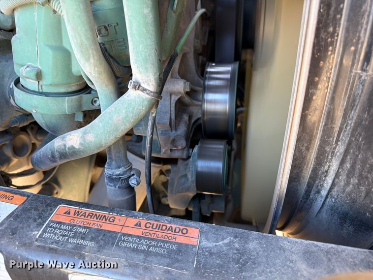 image for item ED5322 2019 Volvo VNR semi truck