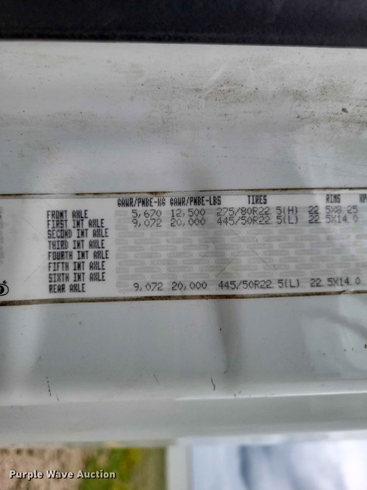 image for item EE1104 2016 Freightliner  Cascadia semi truck