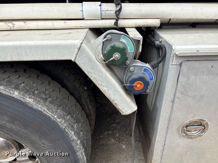 image for item EF1244 2014 Kenworth T3 Series fuel truck