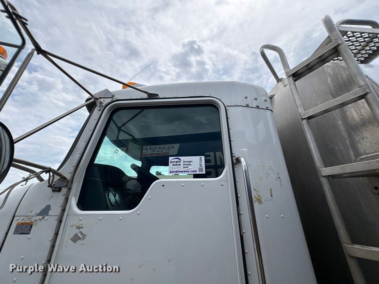 image for item EF1244 2014 Kenworth T3 Series fuel truck