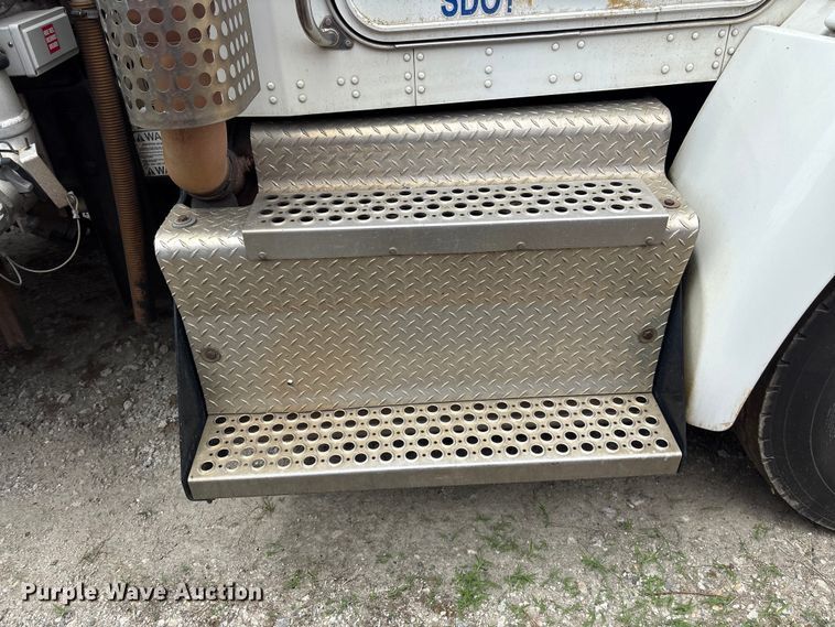 image for item EF1244 2014 Kenworth T3 Series fuel truck