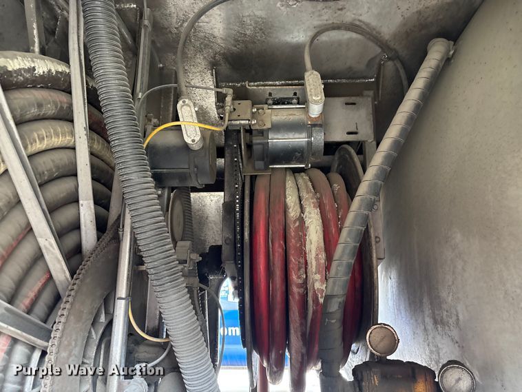 image for item EF1244 2014 Kenworth T3 Series fuel truck