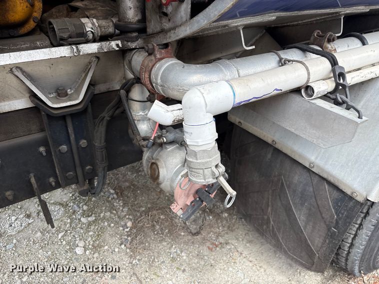 image for item EF1244 2014 Kenworth T3 Series fuel truck