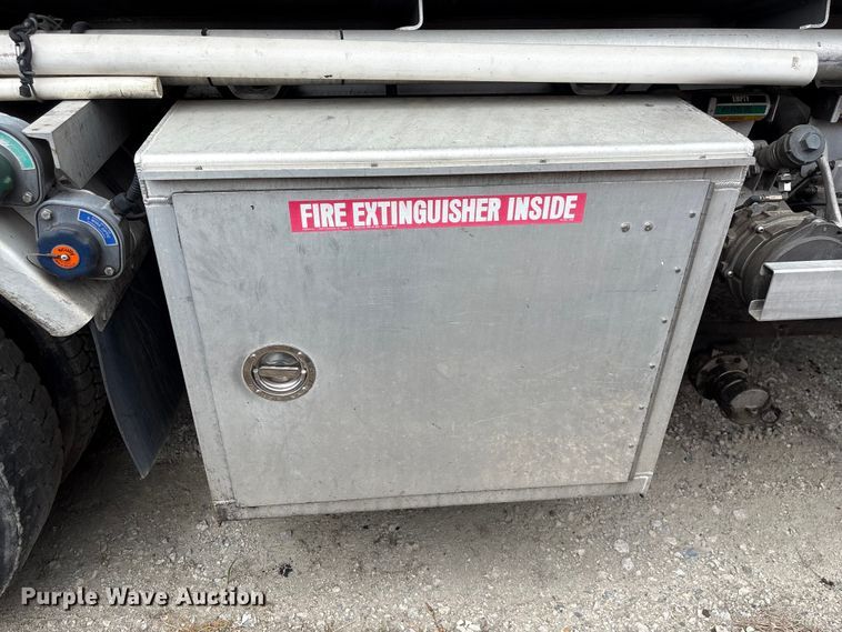 image for item EF1244 2014 Kenworth T3 Series fuel truck