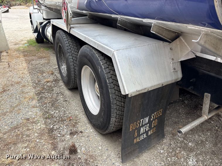 image for item EF1244 2014 Kenworth T3 Series fuel truck