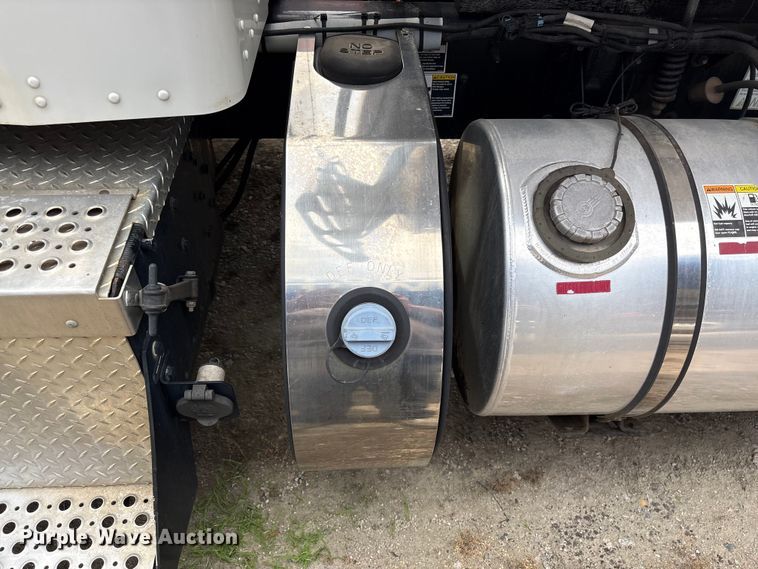 image for item EF1244 2014 Kenworth T3 Series fuel truck