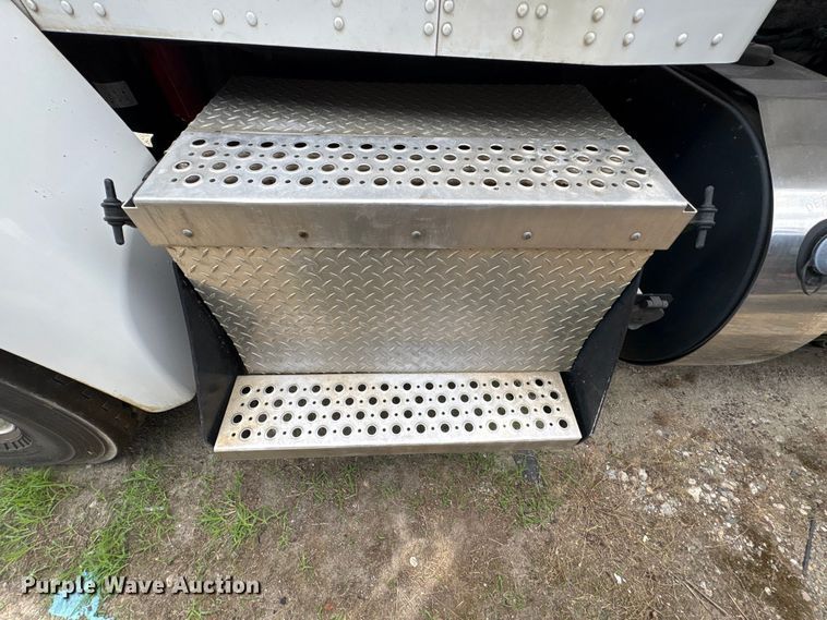 image for item EF1244 2014 Kenworth T3 Series fuel truck