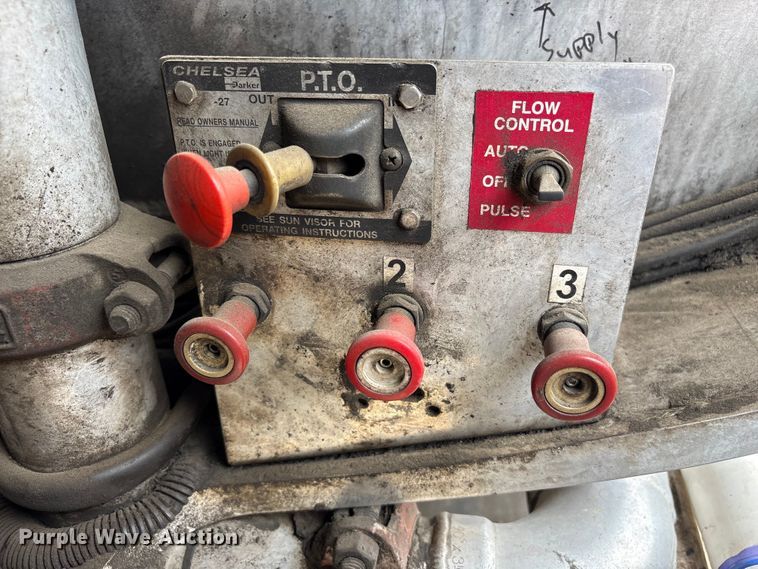 image for item EF1244 2014 Kenworth T3 Series fuel truck