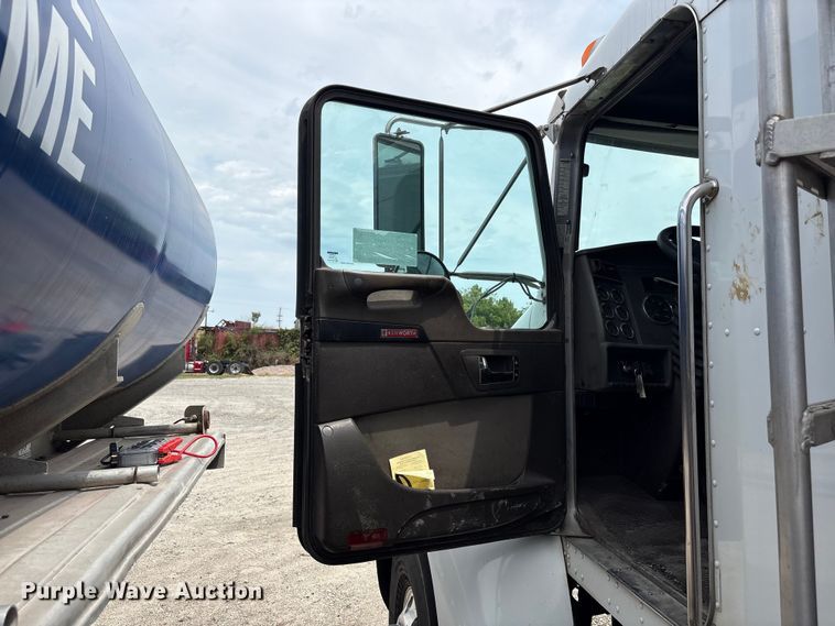 image for item EF1244 2014 Kenworth T3 Series fuel truck