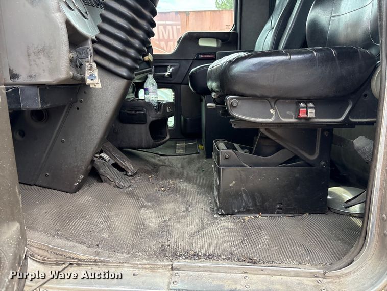 image for item EF1244 2014 Kenworth T3 Series fuel truck