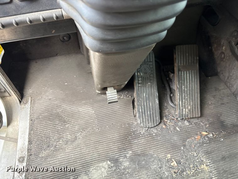 image for item EF1244 2014 Kenworth T3 Series fuel truck
