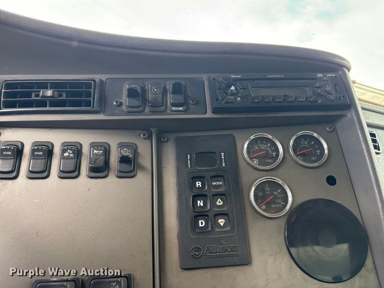 image for item EF1244 2014 Kenworth T3 Series fuel truck