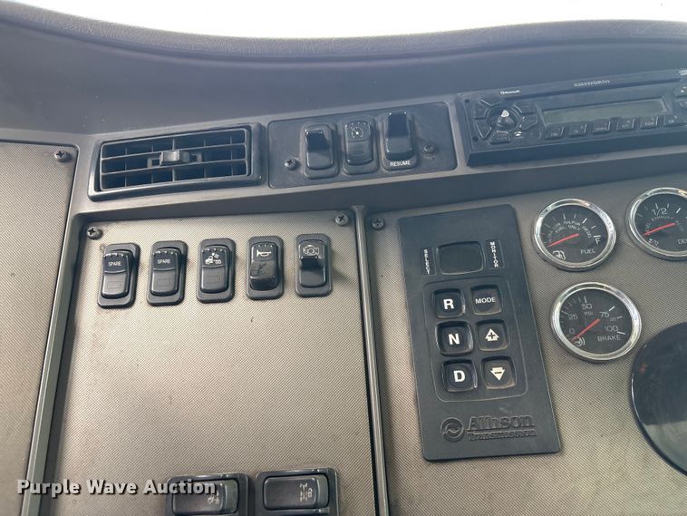 image for item EF1244 2014 Kenworth T3 Series fuel truck