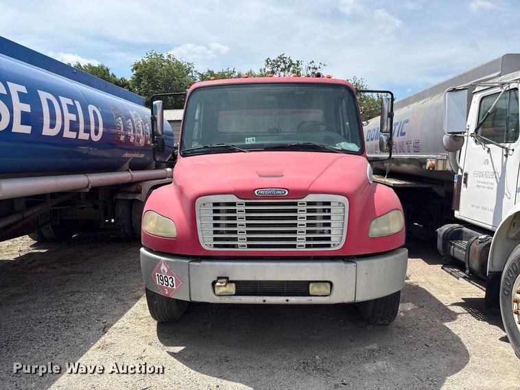 image for item EF1245 2004 Freightliner Business Class M2 fuel truck