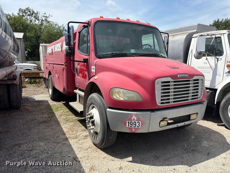 image for item EF1245 2004 Freightliner Business Class M2 fuel truck