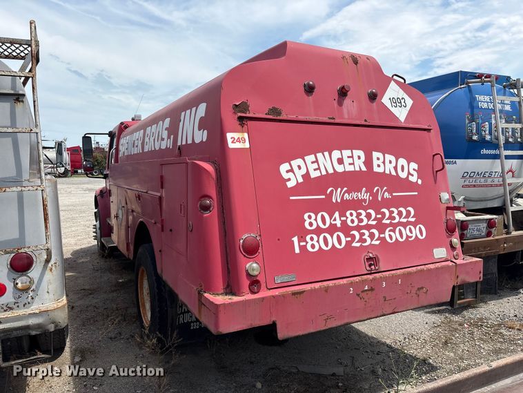 image for item EF1245 2004 Freightliner Business Class M2 fuel truck