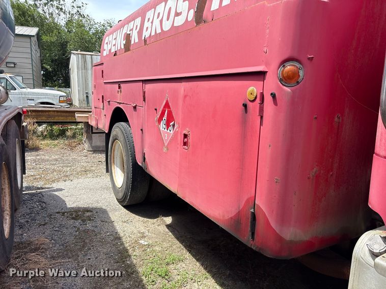 image for item EF1245 2004 Freightliner Business Class M2 fuel truck