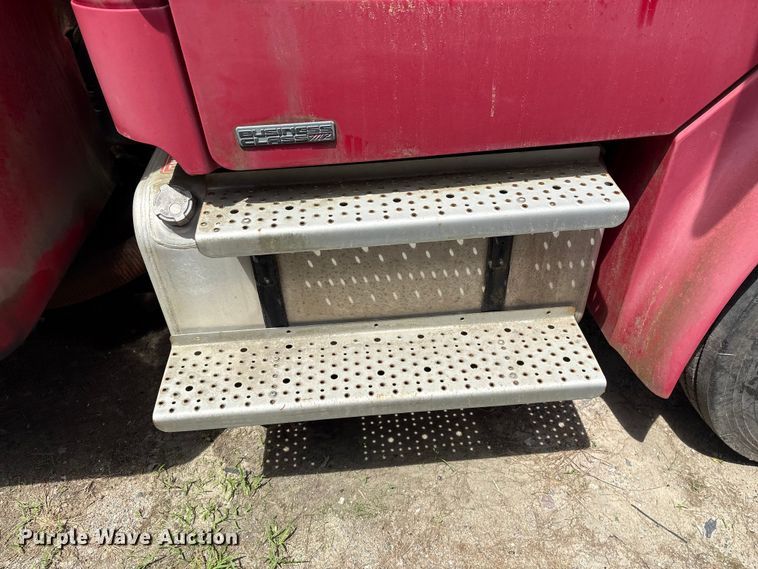 image for item EF1245 2004 Freightliner Business Class M2 fuel truck