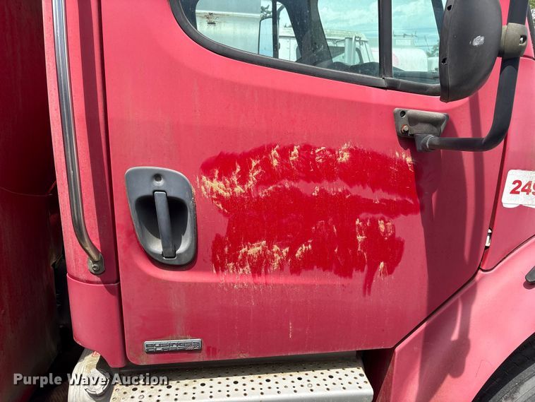 image for item EF1245 2004 Freightliner Business Class M2 fuel truck