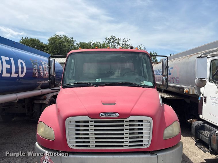 image for item EF1245 2004 Freightliner Business Class M2 fuel truck