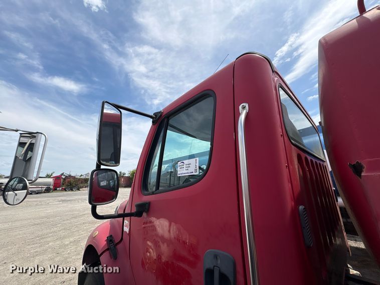 image for item EF1245 2004 Freightliner Business Class M2 fuel truck