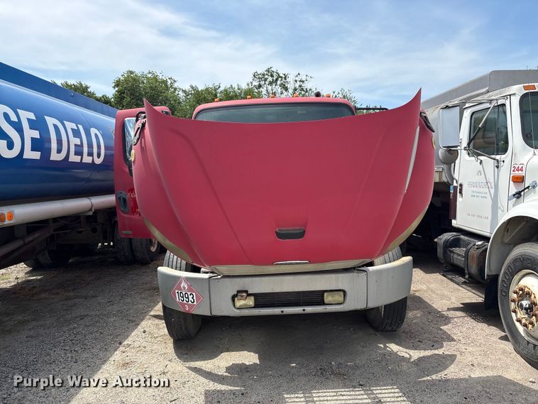 image for item EF1245 2004 Freightliner Business Class M2 fuel truck