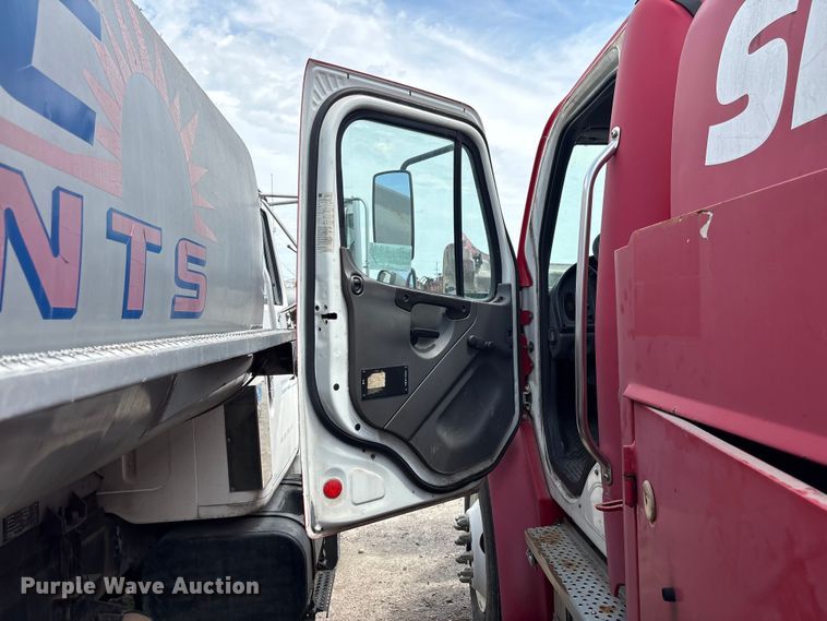 image for item EF1245 2004 Freightliner Business Class M2 fuel truck