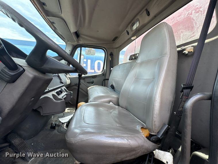 image for item EF1245 2004 Freightliner Business Class M2 fuel truck