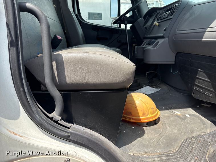 image for item EF1245 2004 Freightliner Business Class M2 fuel truck