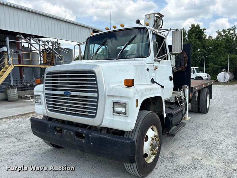 image for item EF1246 1993 Ford LN8000 crane truck